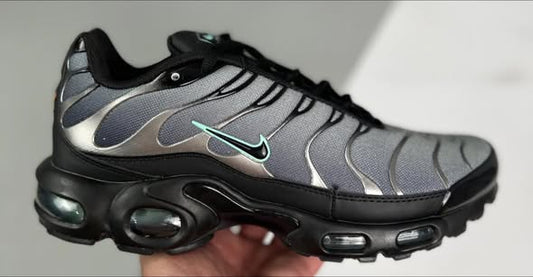 Nike Air Max Plus Black Particle Grey Vapour men's shoe