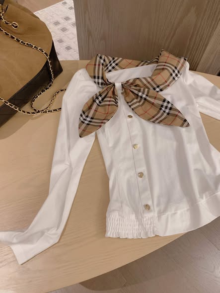 Burberry Bow blouse