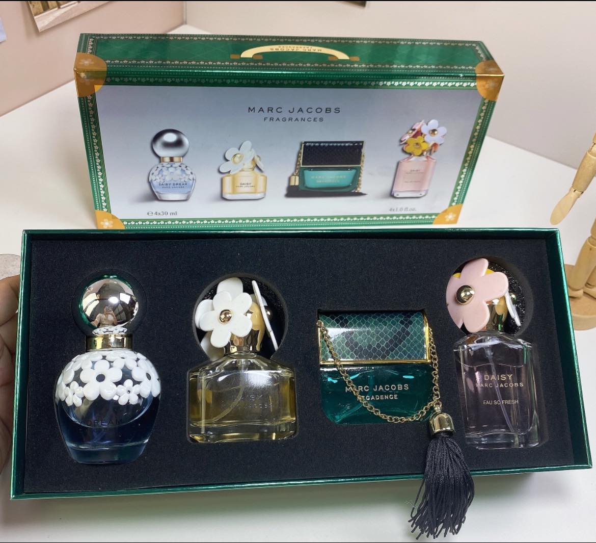 Marc Jacobs Fragrance Gift Set (4 x 30ml)