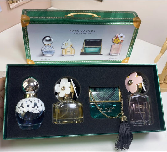 Marc Jacobs Fragrance Gift Set (4 x 30ml)
